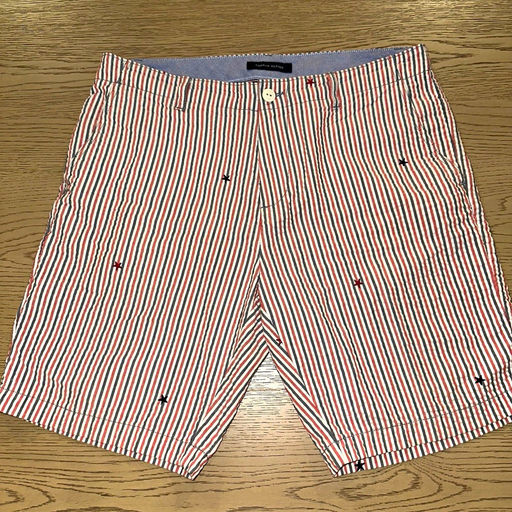 Tommy Hilfiger Mens Seersucker Striped Star Bermuda Shorts Red White Blue 32 33